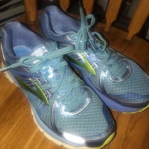 Brooks GTS 17 Sneakers